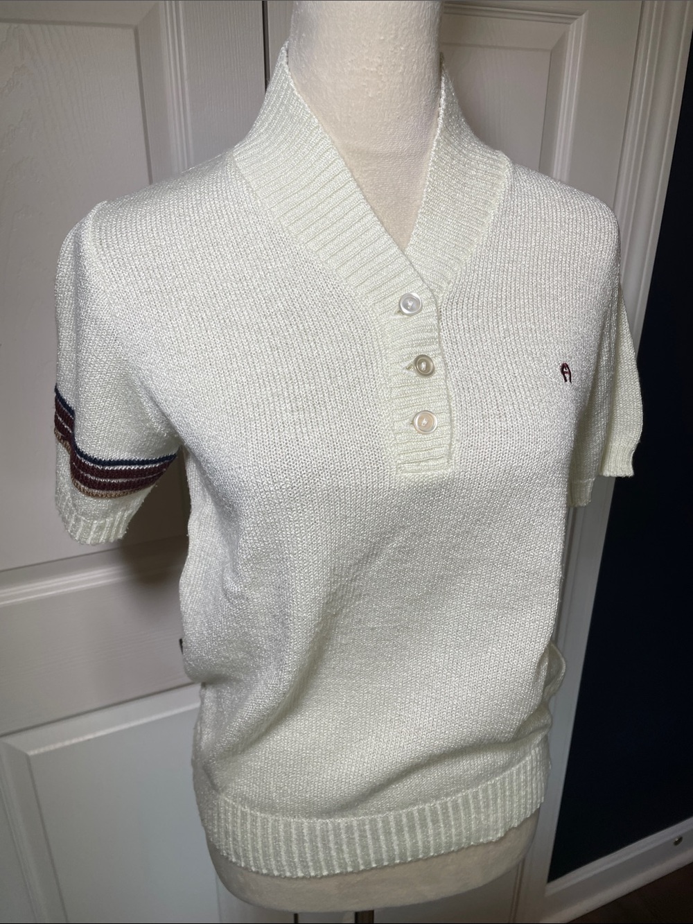 Vintage 80s Etienne Aigner Cream V-Neck Short Sleeve Knit Sweater Size Small